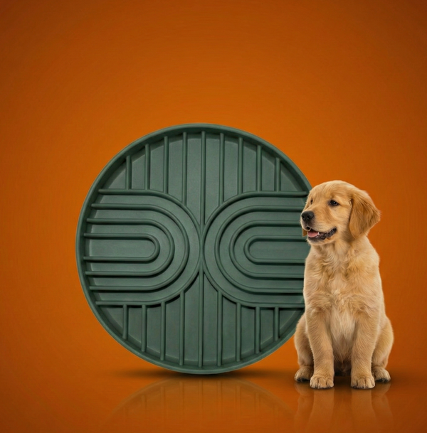 Silicone Slow Feeder for dogs to enrich their minds reduce anxiety and bloating 